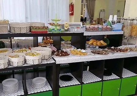 Отель Week-end 3*